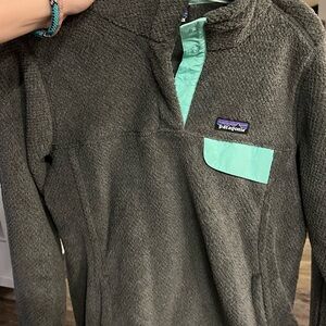 Women’s gray and teal Patagonia jacket